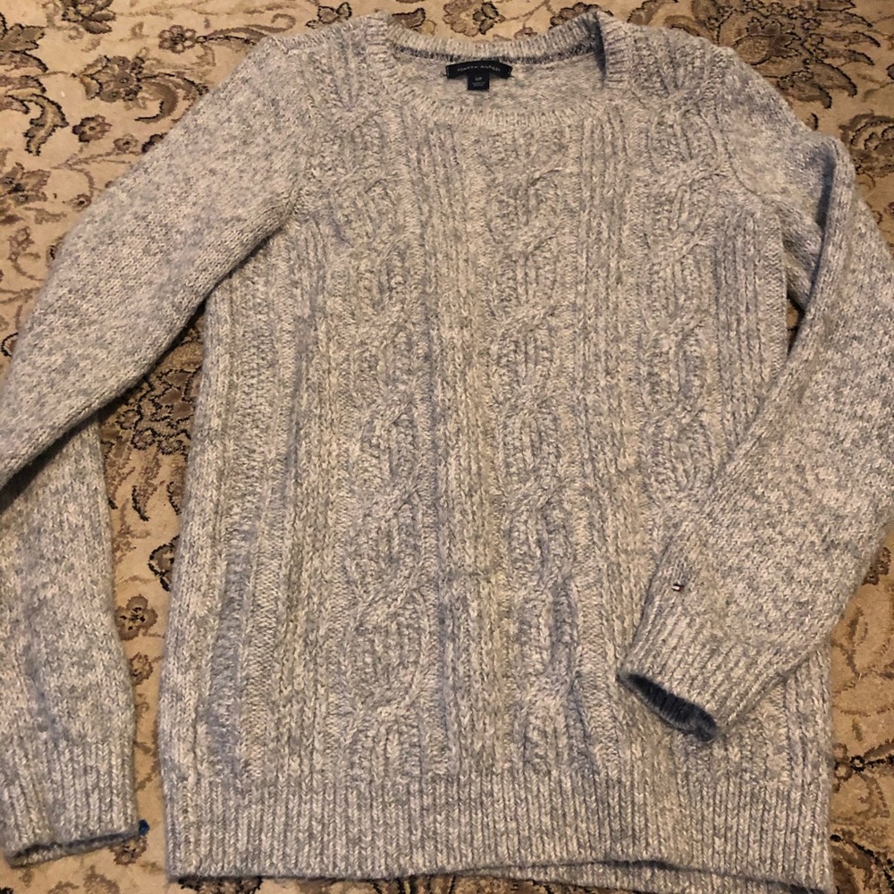 Cute Tommy Hilfiger sweater
